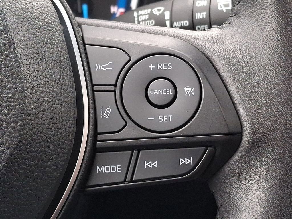 Used 2023 Toyota RAV4 XLE image 18