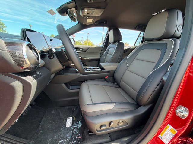New 2027 Chevrolet Equinox LT w/ Convenience Package II FWD image 12