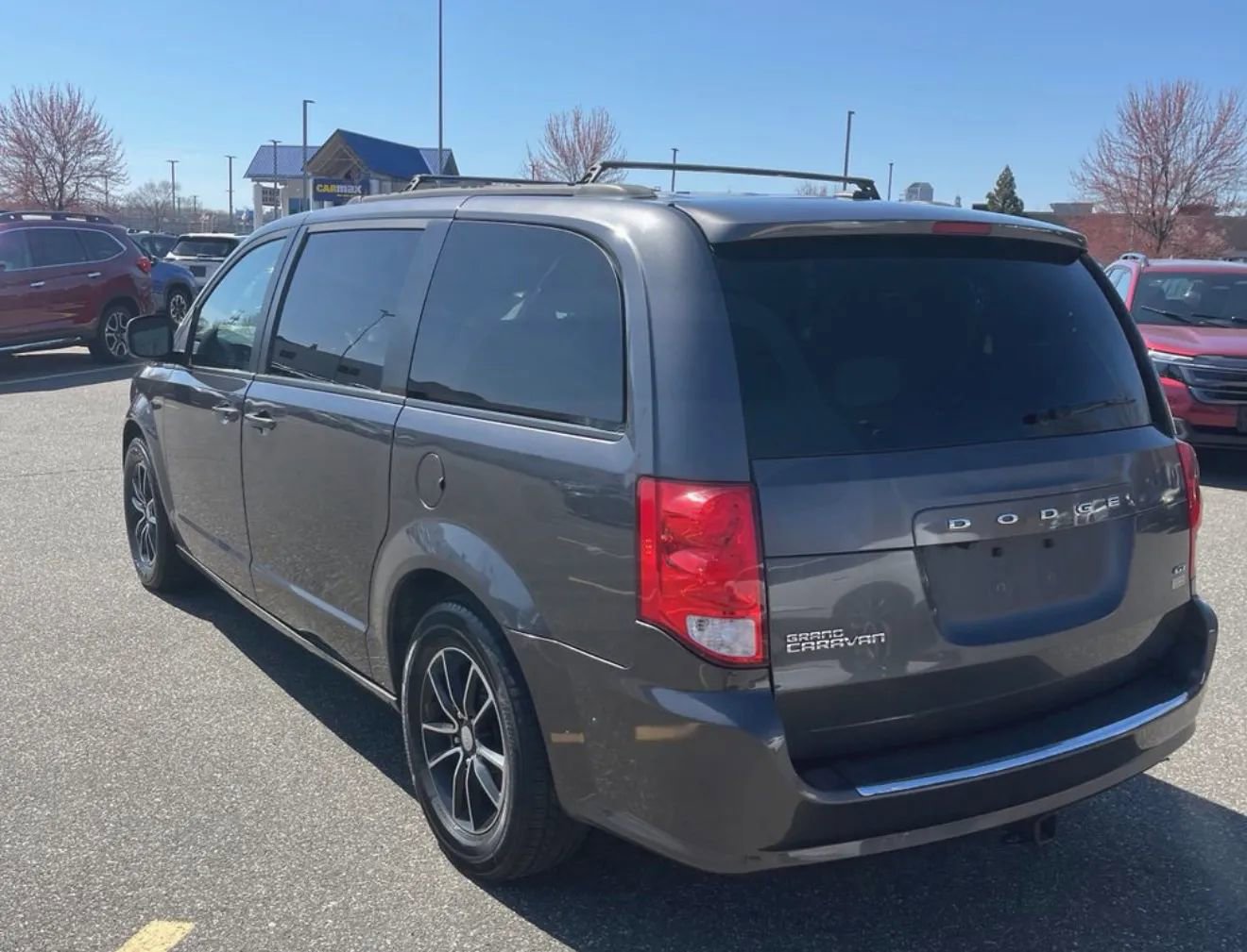 Used 2018 Dodge Grand Caravan GT image 2