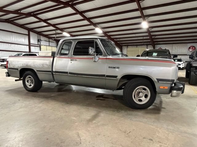 Used 1993 Dodge D/W Truck 150 RWD image 5