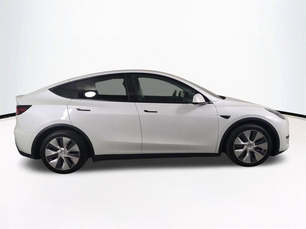 Used 2021 Tesla Model Y Long Range image 4
