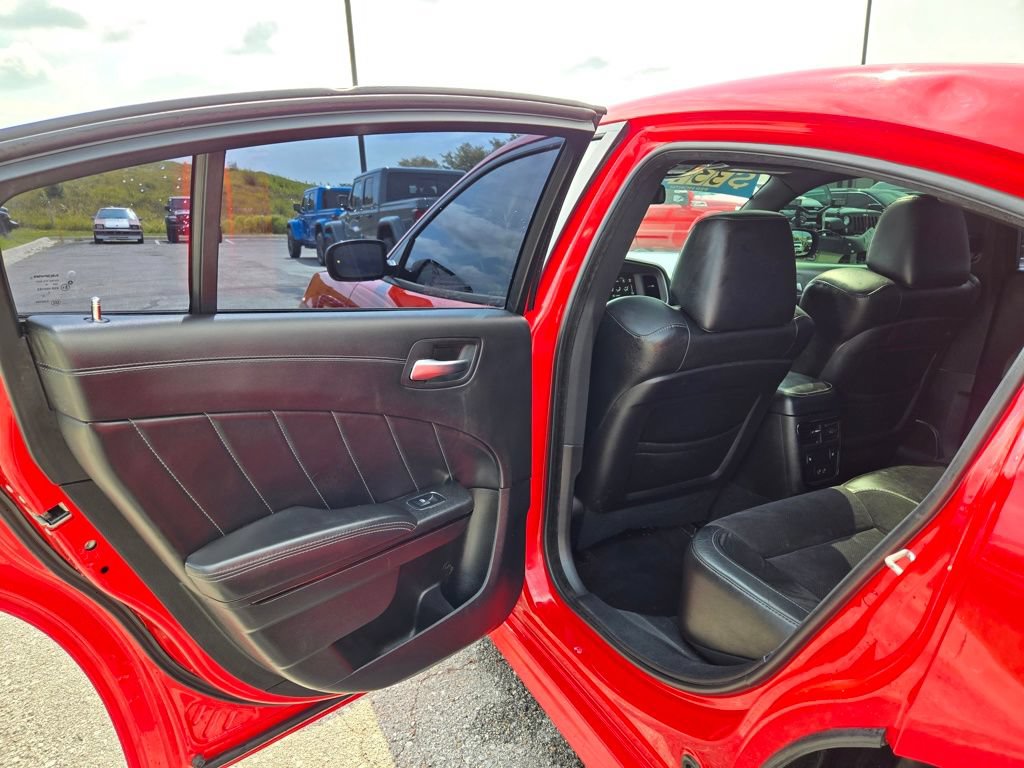 Used 2019 Dodge Charger R/T w/ Plus Group RWD image 29