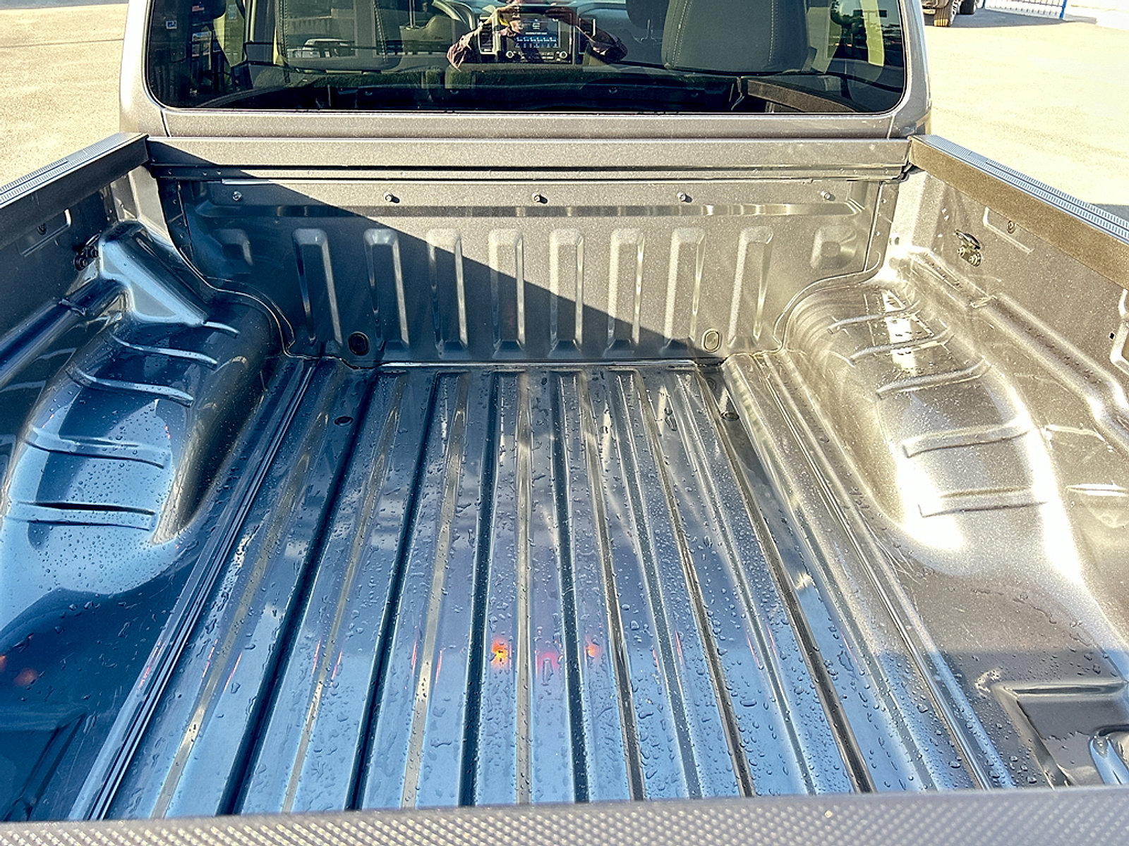 Used 2023 Nissan Frontier SV w/ Tow Package RWD image 10
