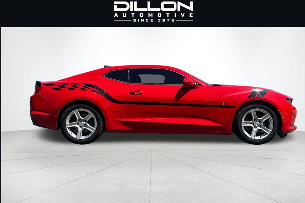 Used 2020 Chevrolet Camaro LT RWD image 3
