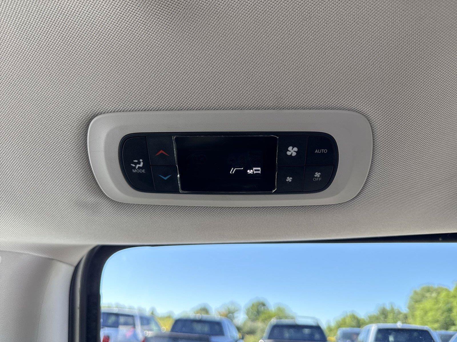 Used 2019 Chrysler Pacifica Touring Plus w/ Advanced Safetytec Group FWD image 21