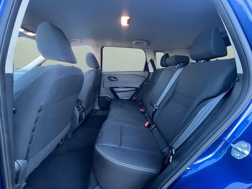 Used 2023 Nissan Rogue S image 19