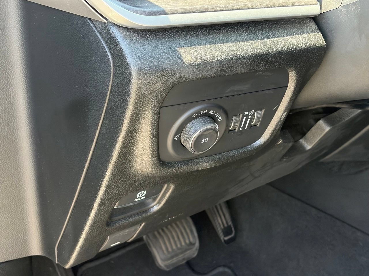 Used 2022 Jeep Grand Cherokee Limited AWD/4WD image 7