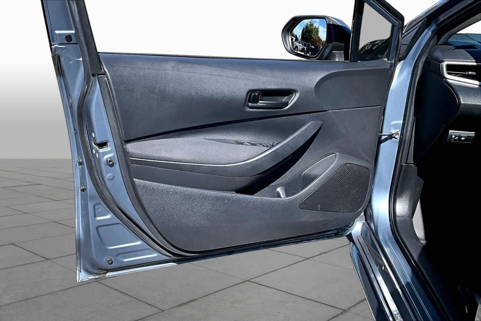 Used 2022 Toyota Corolla LE FWD image 21