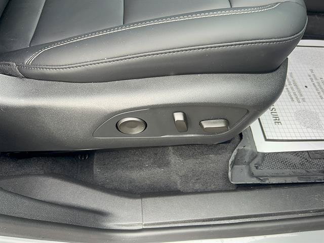 Used 2026 GMC Acadia Elevation w/ Elevation Premium Package FWD image 14