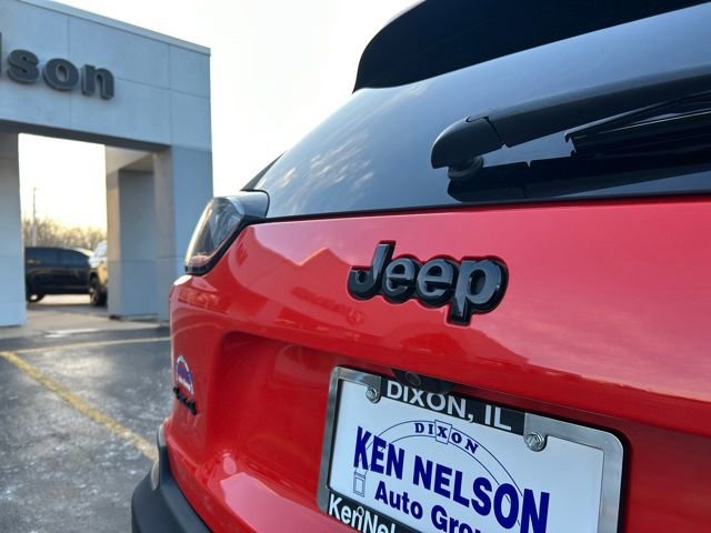 Used 2021 Jeep Cherokee Latitude Plus image 12