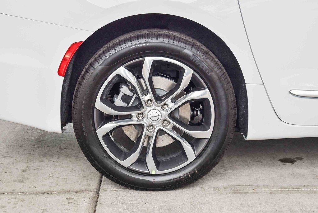 New 2026 Chrysler Pacifica Pinnacle w/ Trailer Tow Group image 11