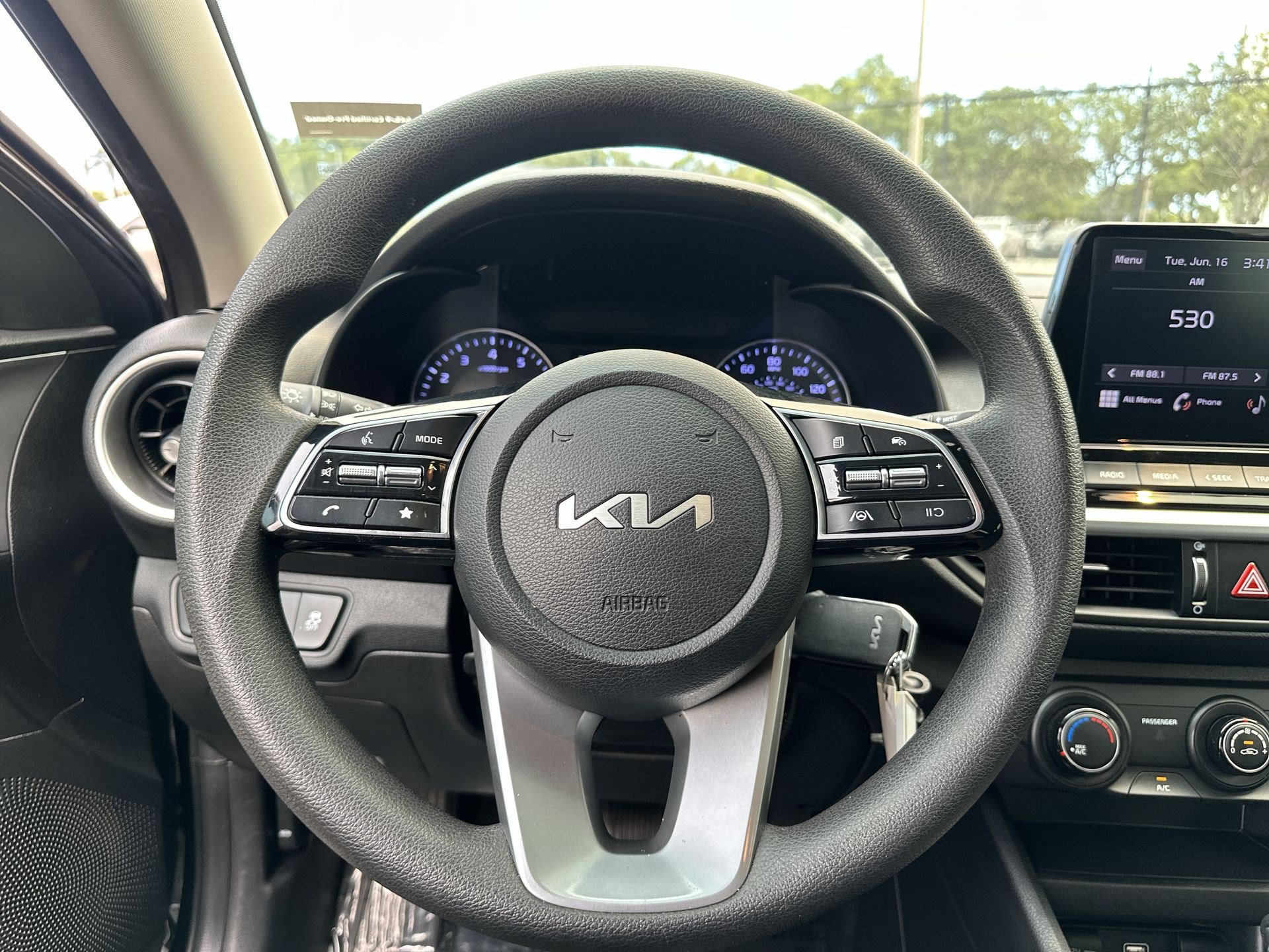 Certified 2023 Kia Forte LXS w/ LXS Technology Package FWD image 11