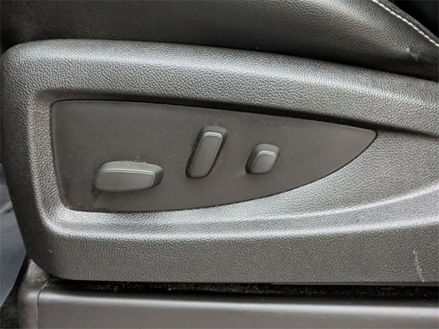 Used 2015 GMC Yukon XL SLT image 11