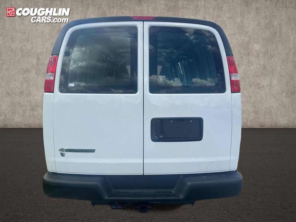 New 2025 Chevrolet Express 3500 Extended w/ Driver Convenience Package image 4