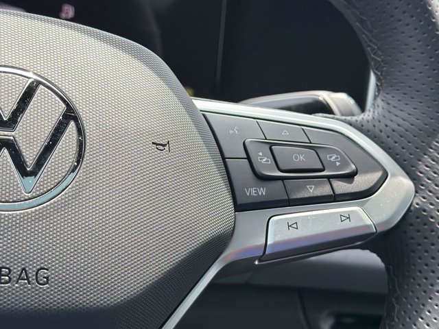 New 2026 Volkswagen Tiguan SE R-Line FWD image 11