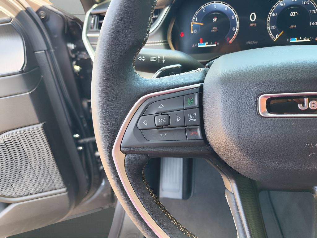 Used 2024 Jeep Grand Cherokee L Laredo AWD/4WD image 19