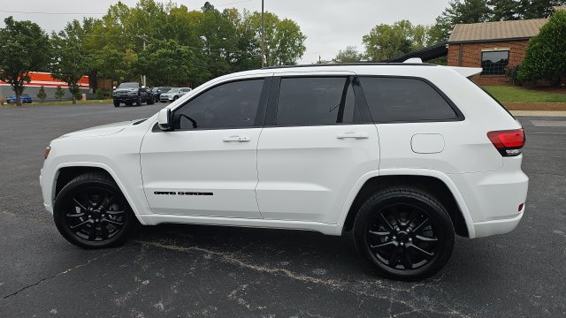 Used 2020 Jeep Grand Cherokee Altitude RWD image 18