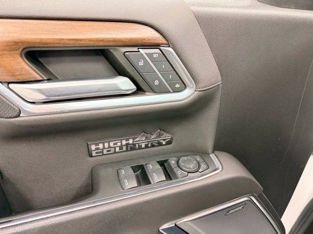 Certified 2022 Chevrolet Silverado 1500 High Country w/ High Country Premium Package AWD/4WD image 20