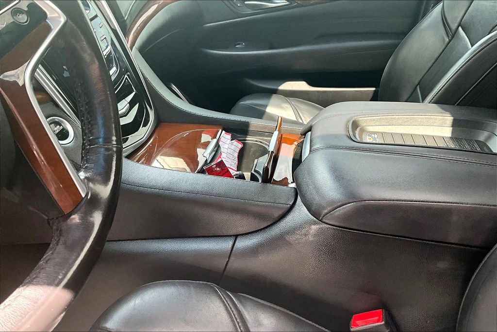 Used 2019 Cadillac Escalade Luxury image 18