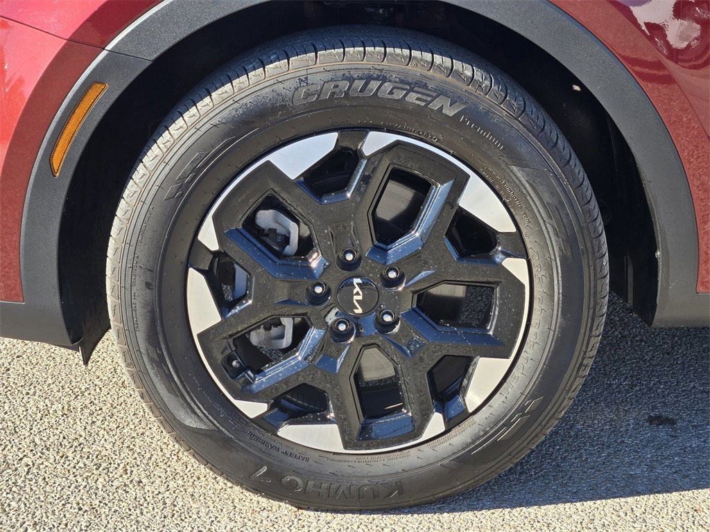 Certified 2025 Kia Sorento S image 10