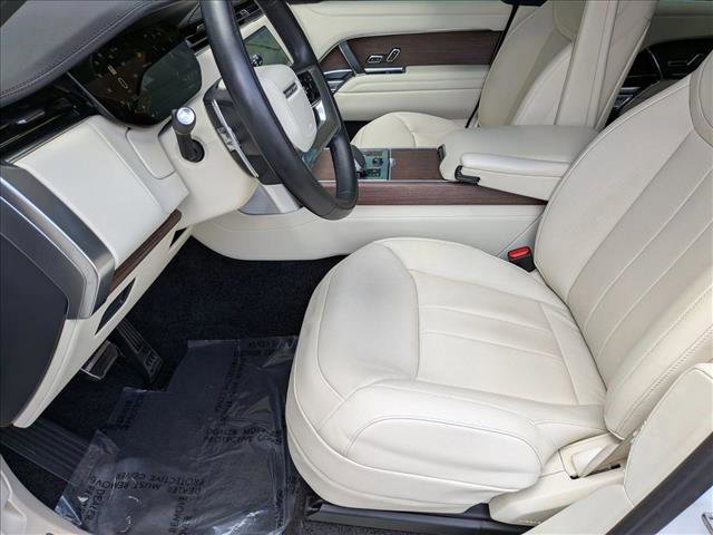 Certified 2023 Land Rover Range Rover SE image 17