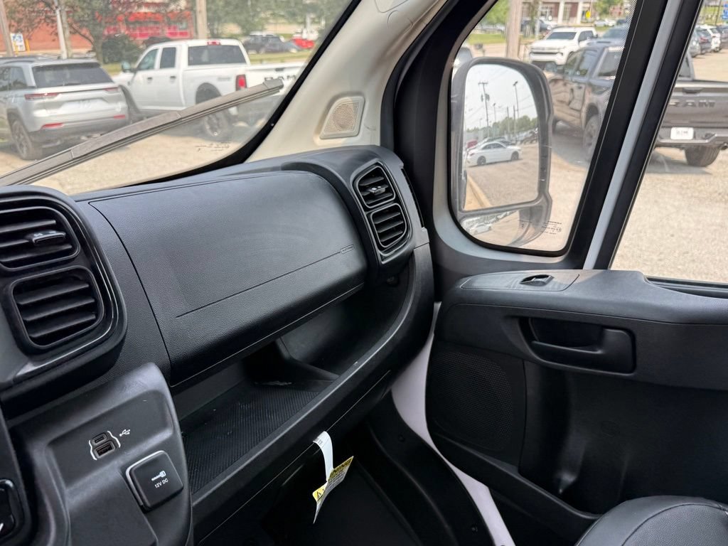 Used 2025 RAM ProMaster 2500 w/ Convenience Group FWD image 21