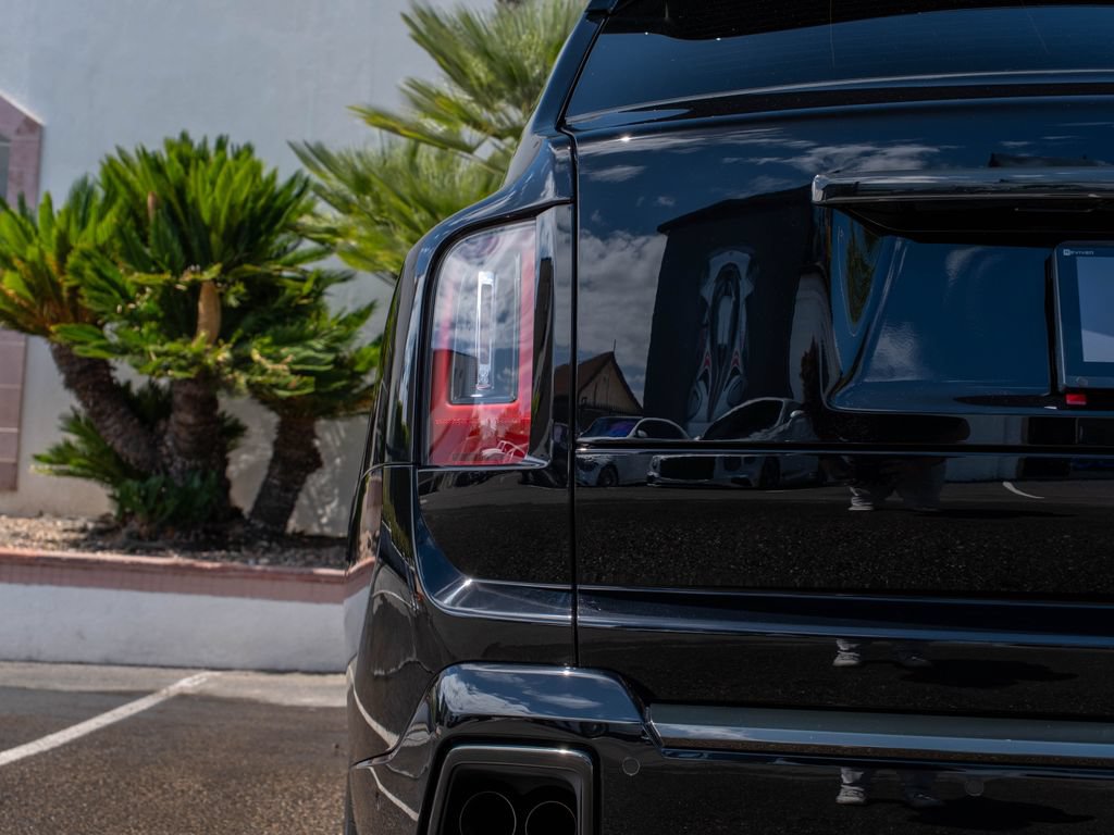 Used 2025 Rolls-Royce Cullinan Black Badge AWD/4WD image 44