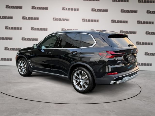 Used 2024 BMW X5 xDrive40i w/ Premium Package AWD/4WD image 3