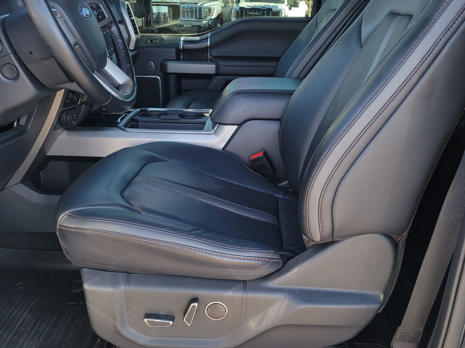 Used 2022 Ford F350 Platinum image 6