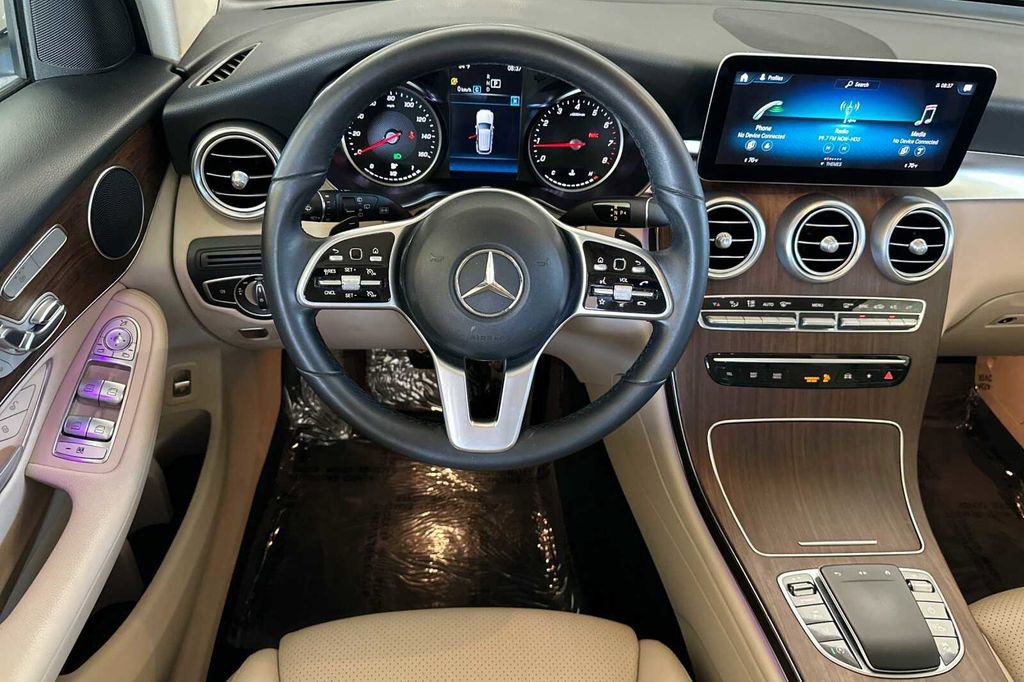 Certified 2022 Mercedes-Benz GLC 300 4MATIC w/ Premium Package Lite image 19