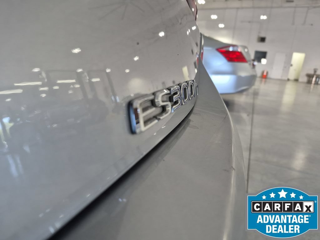 Used 2022 Lexus ES 300h F Sport FWD image 39
