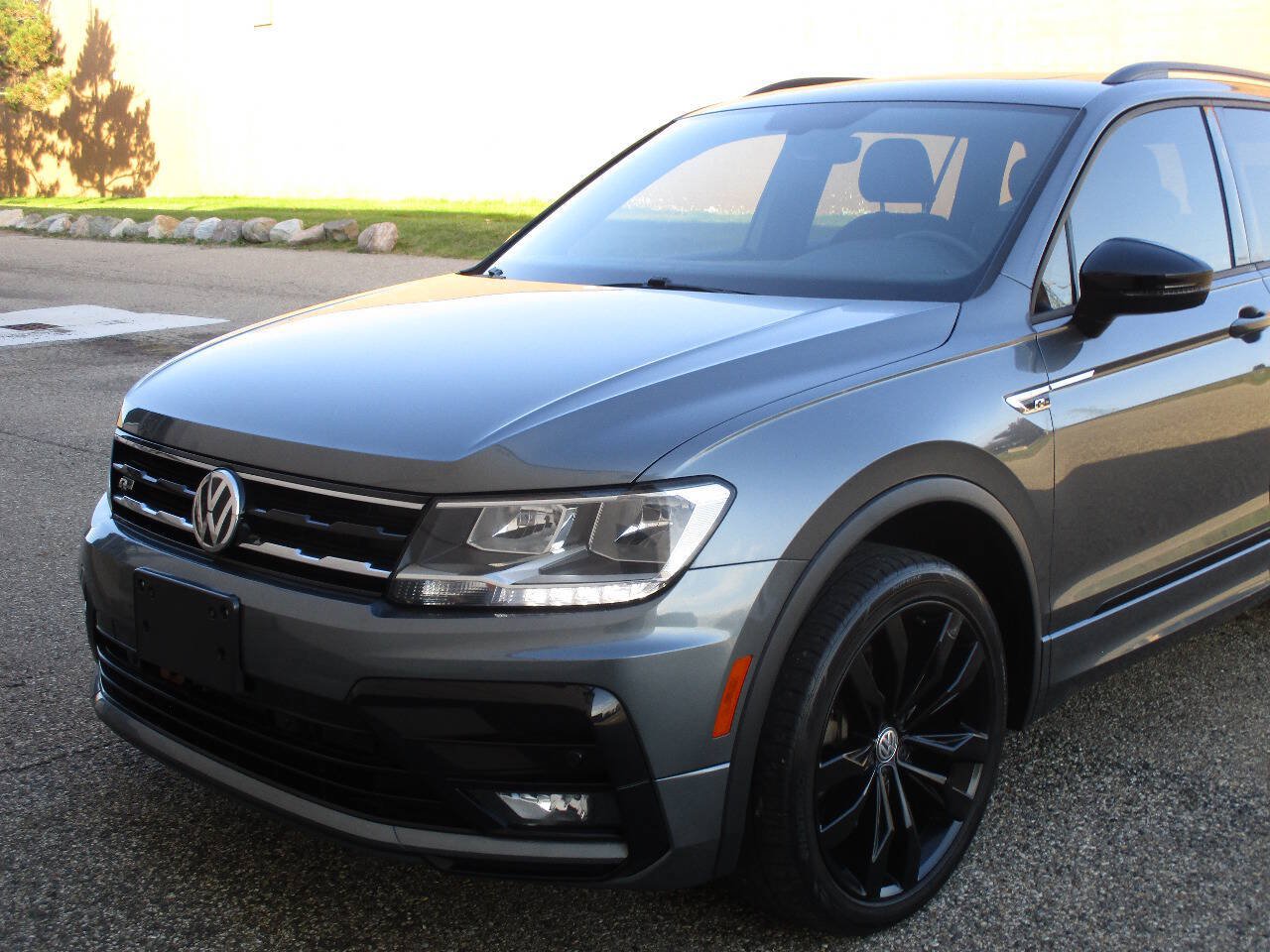 Used 2021 Volkswagen Tiguan SE R-Line FWD image 45