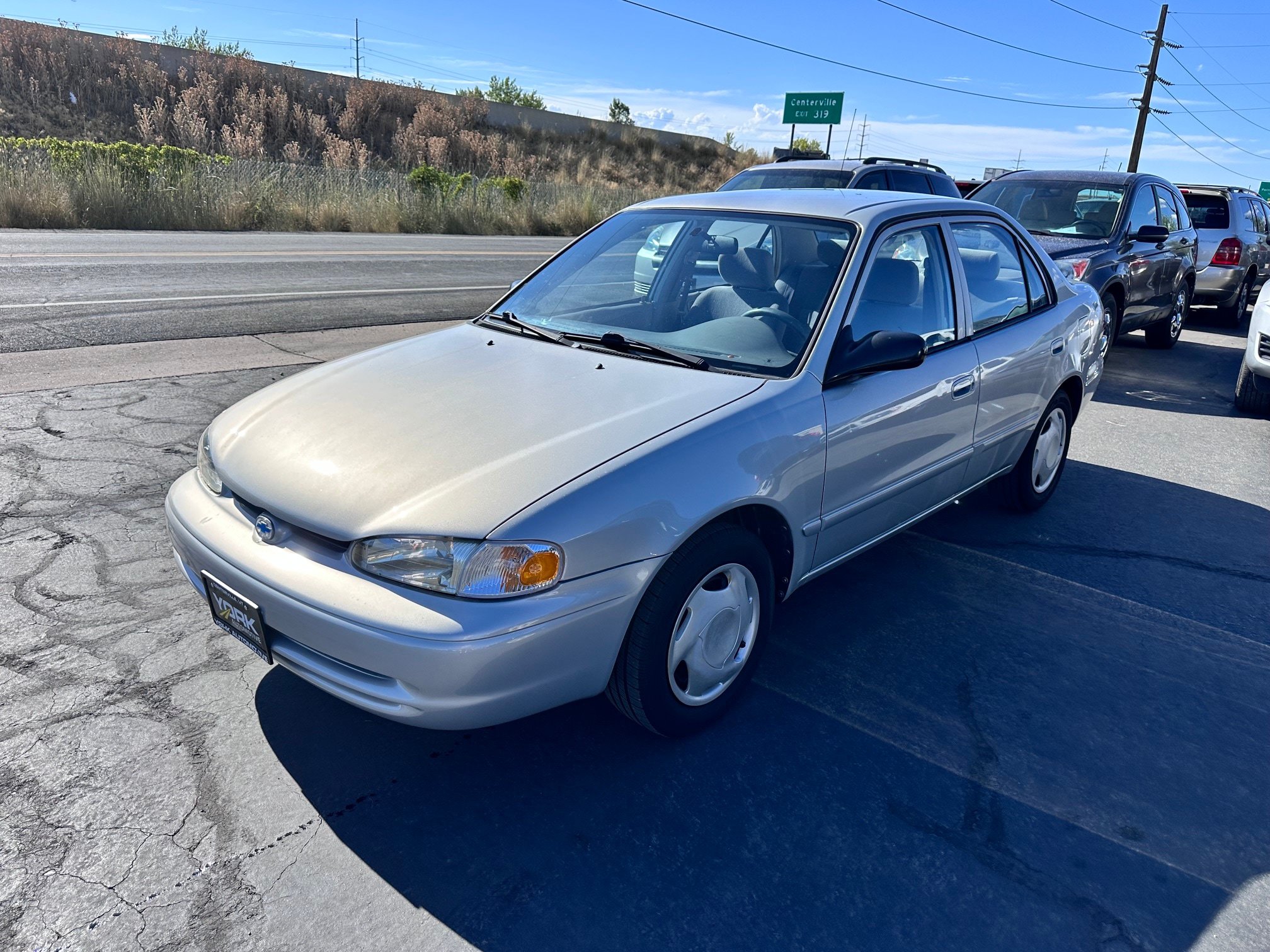 Used 2002 Chevrolet Prizm FWD image 2