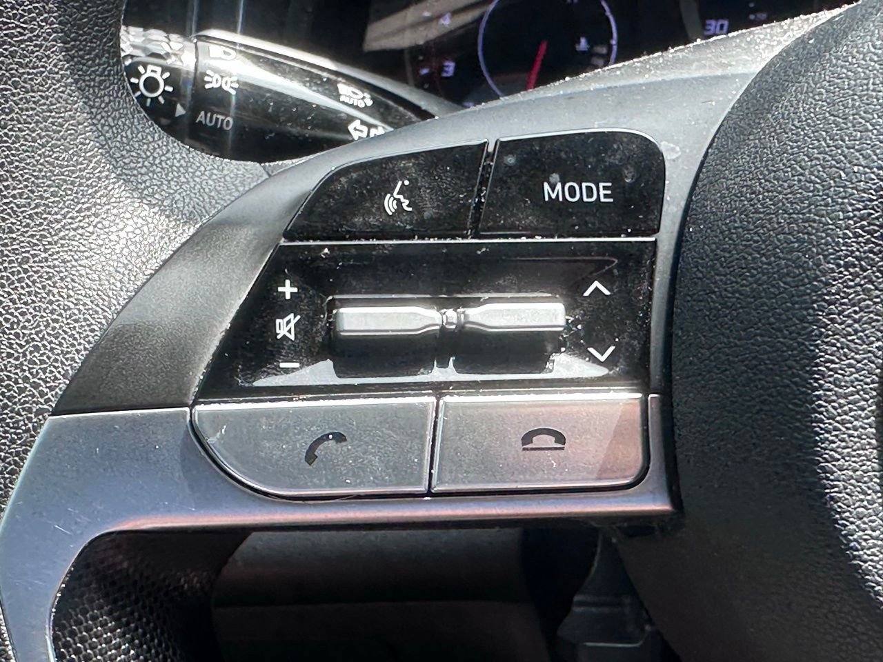 Used 2022 Hyundai Elantra SEL FWD image 28