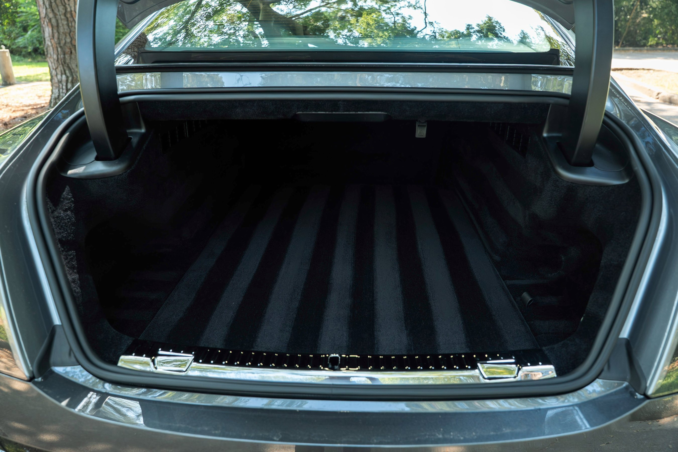 Used 2025 Rolls-Royce Spectre w/ Spectre Launch Package image 46