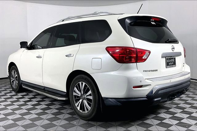 Used 2017 Nissan Pathfinder SL w/ SL Tech Package AWD/4WD image 2