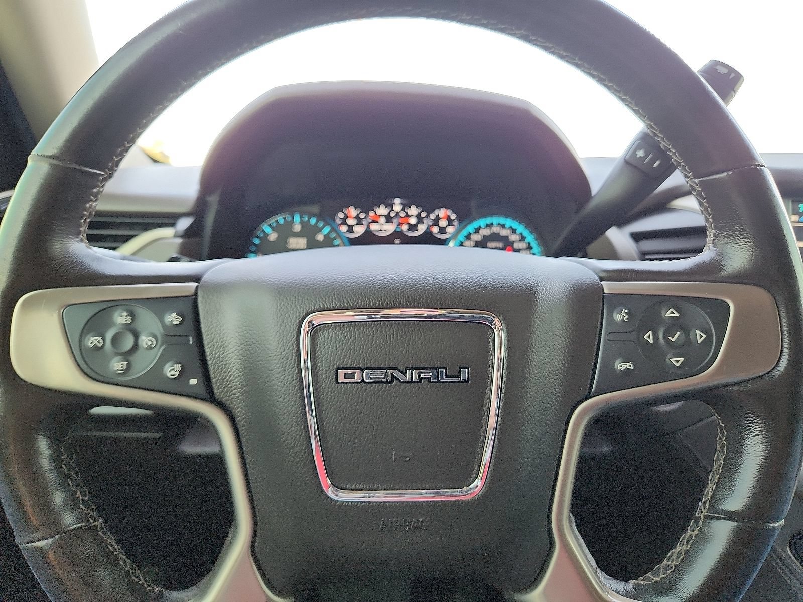 Used 2019 GMC Yukon XL Denali w/ Denali Ultimate Package AWD/4WD image 19