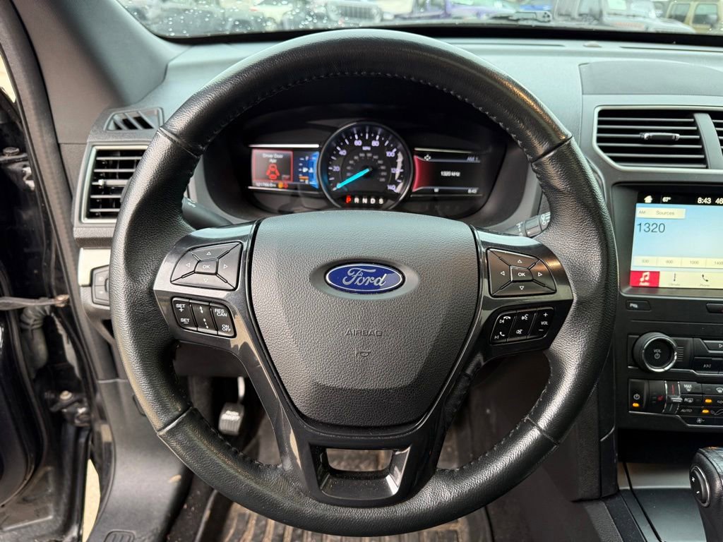 Used 2018 Ford Explorer XLT w/ Equipment Group 202A AWD/4WD image 14