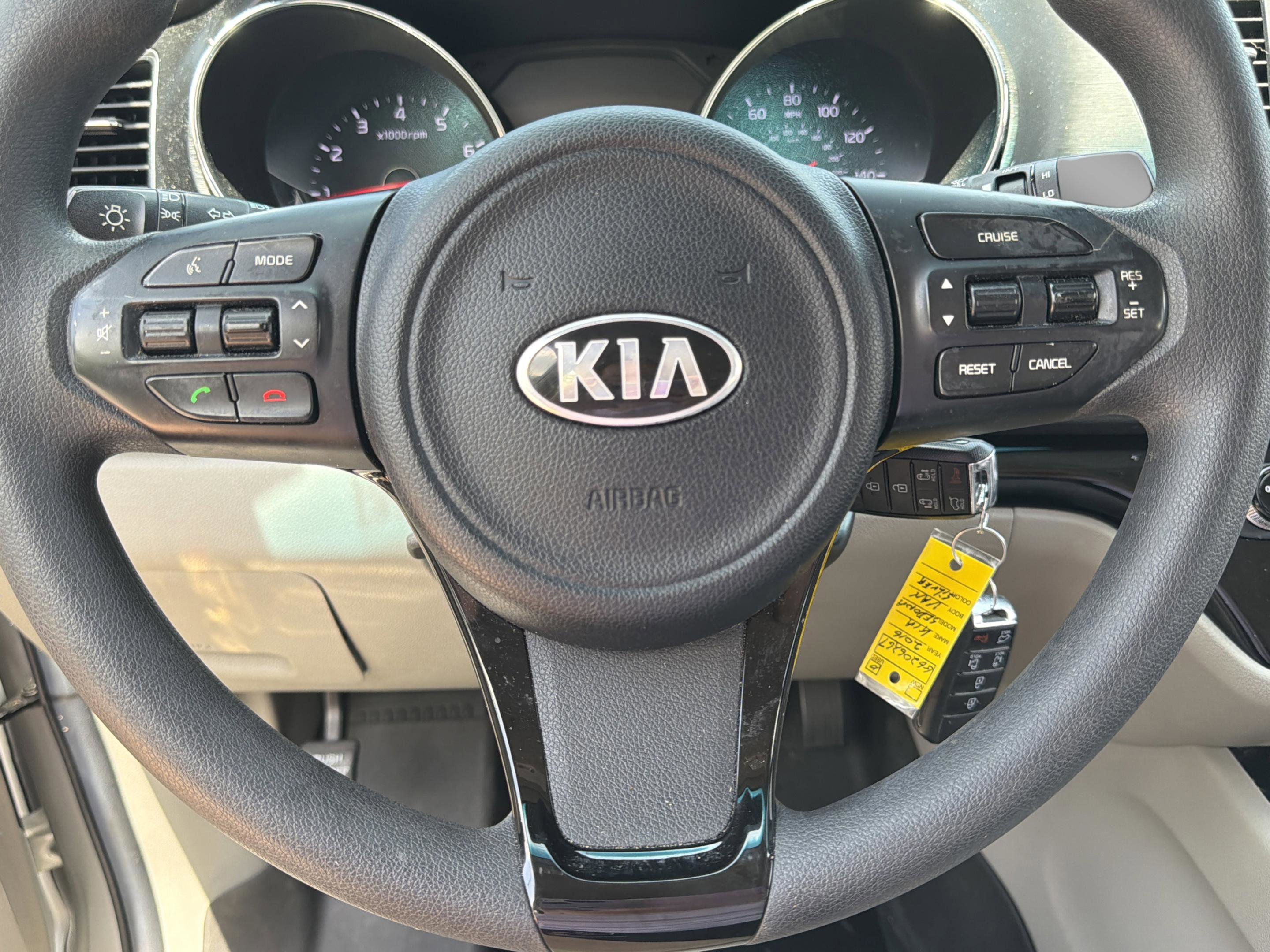 Used 2016 Kia Sedona LX w/ LX Convenience Package FWD image 16