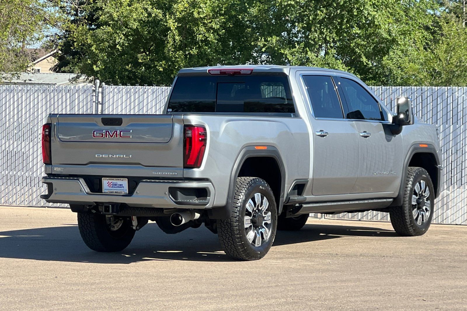 Used 2026 GMC Sierra 2500 Denali w/ Technology Package AWD/4WD image 4