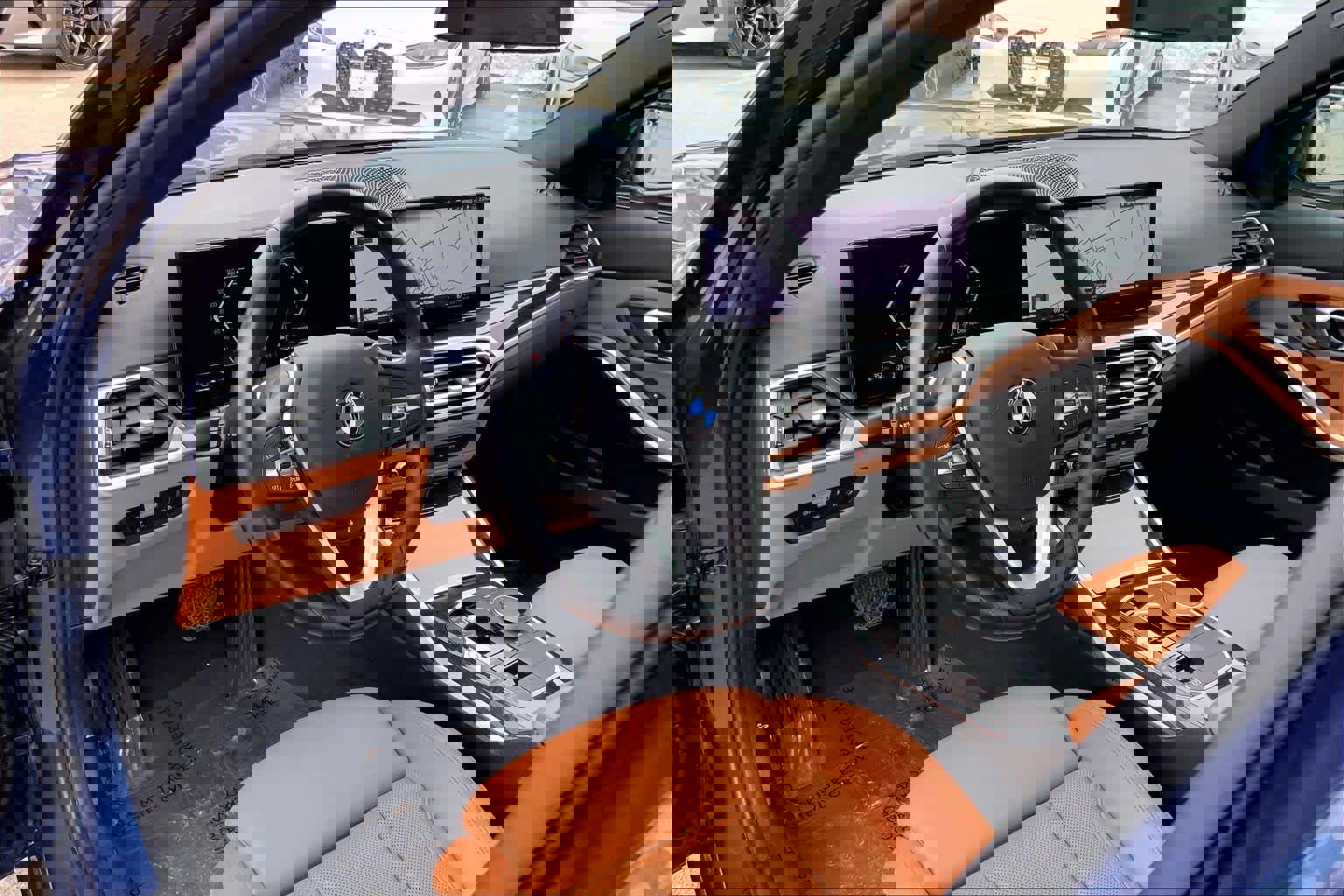 Certified 2023 BMW 330i xDrive Sedan w/ Driving Assistance Package image 17