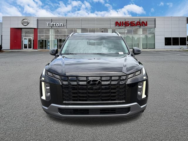 Used 2023 Hyundai Palisade Limited w/ Winter Package FWD image 2