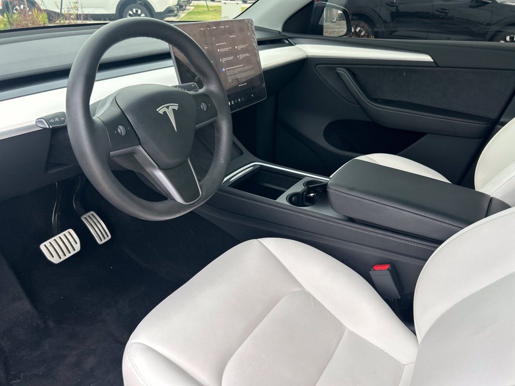 Used 2025 Tesla Model Y Performance AWD/4WD image 24
