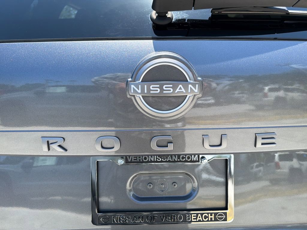 Used 2025 Nissan Rogue S FWD image 9