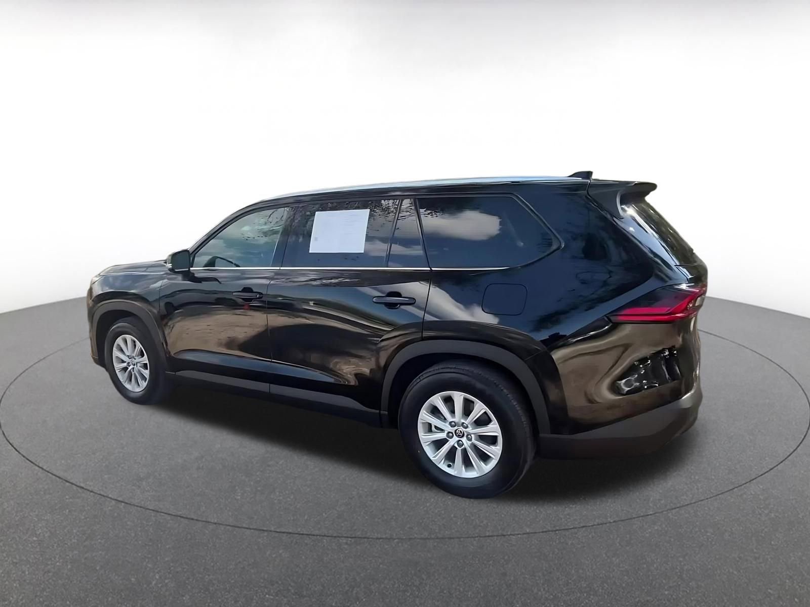 Used 2025 Toyota Grand Highlander FWD image 10