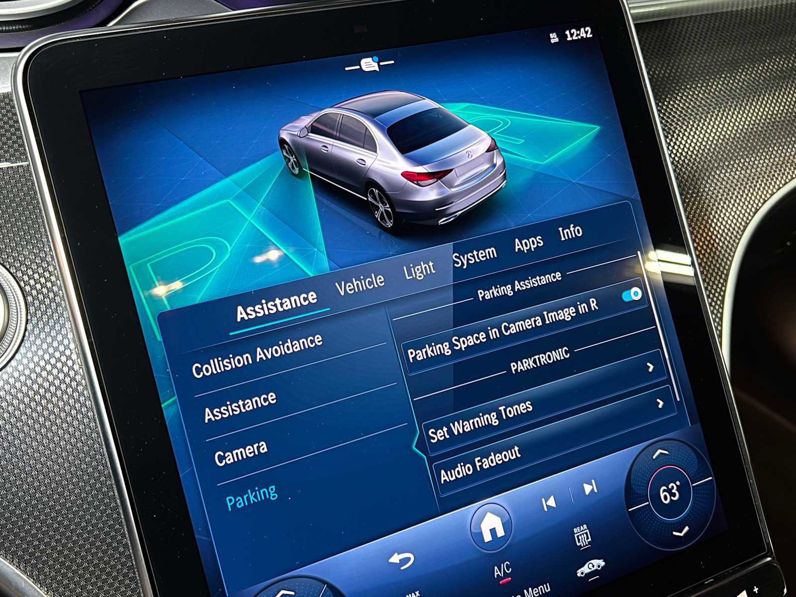 Used 2025 Mercedes-Benz C 300 Sedan image 37