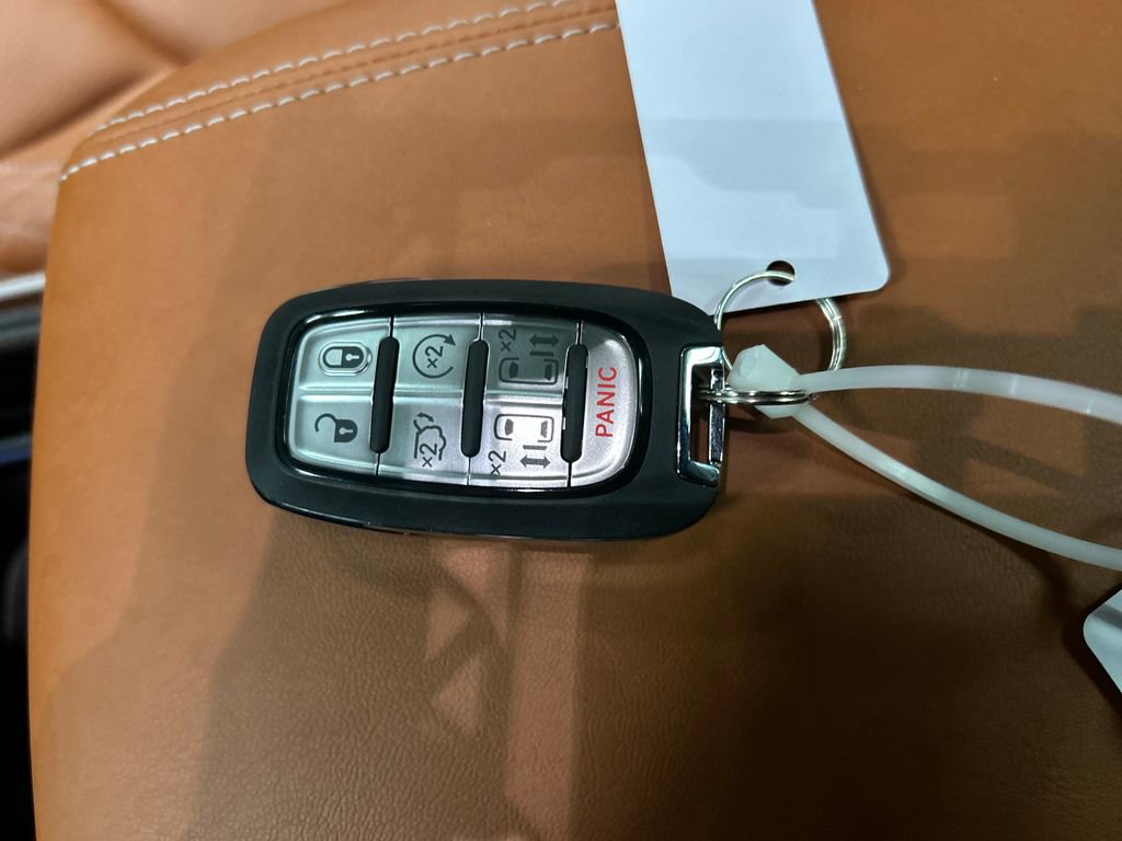 New 2026 Chrysler Pacifica Pinnacle image 20