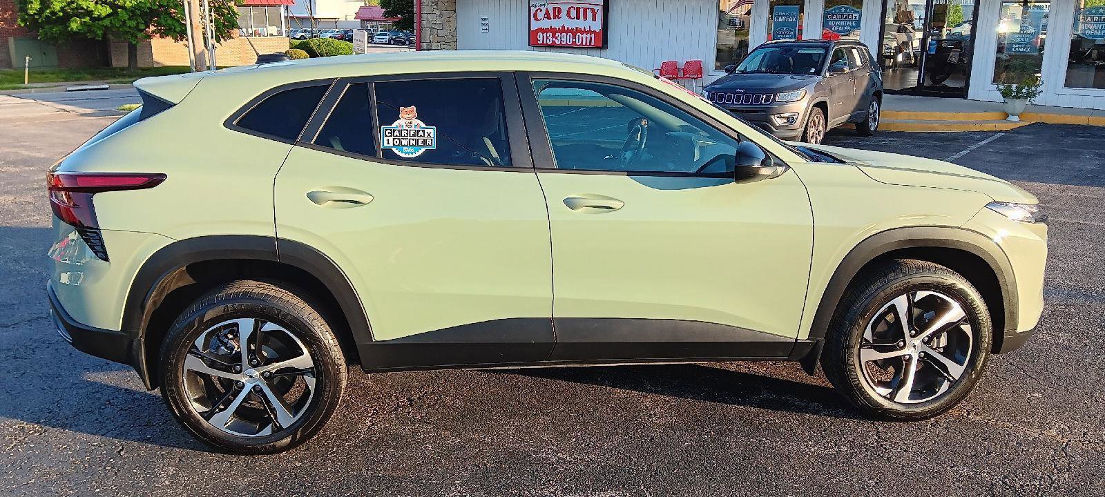 Used 2024 Chevrolet Trax RS w/ Driver Confidence Package image 13