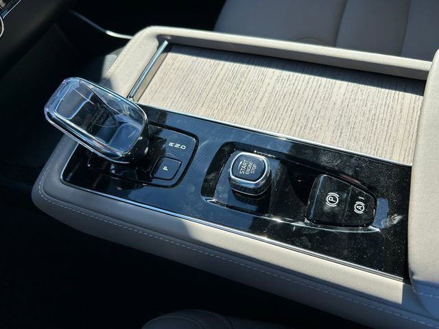 New 2026 Volvo XC90 B6 Plus w/ Protection Package image 25