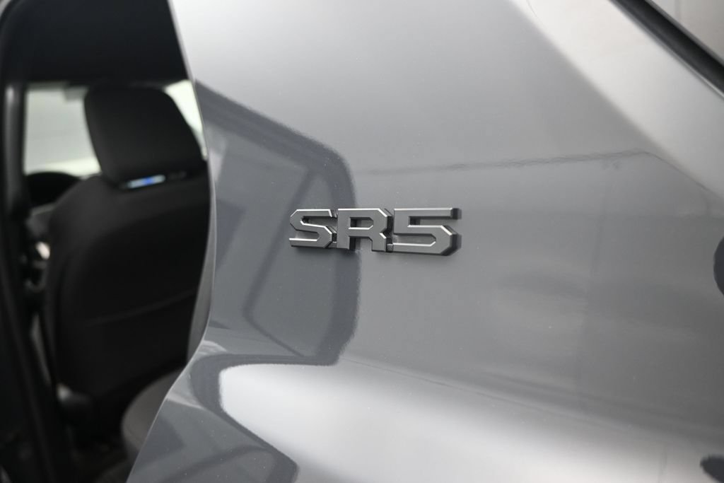 Used 2025 Toyota 4Runner SR5 AWD/4WD image 35